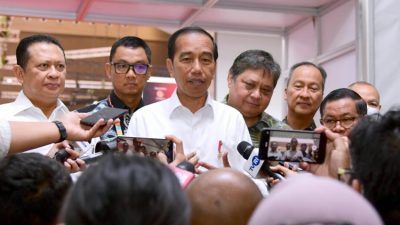 Presiden Jokowi, usai meninjau pameran Indonesia International Motor Show (IIMS) di JIEXPO Kemayoran, Jakarta, Kamis (16/2/2023). Foto: BPMI Setpres