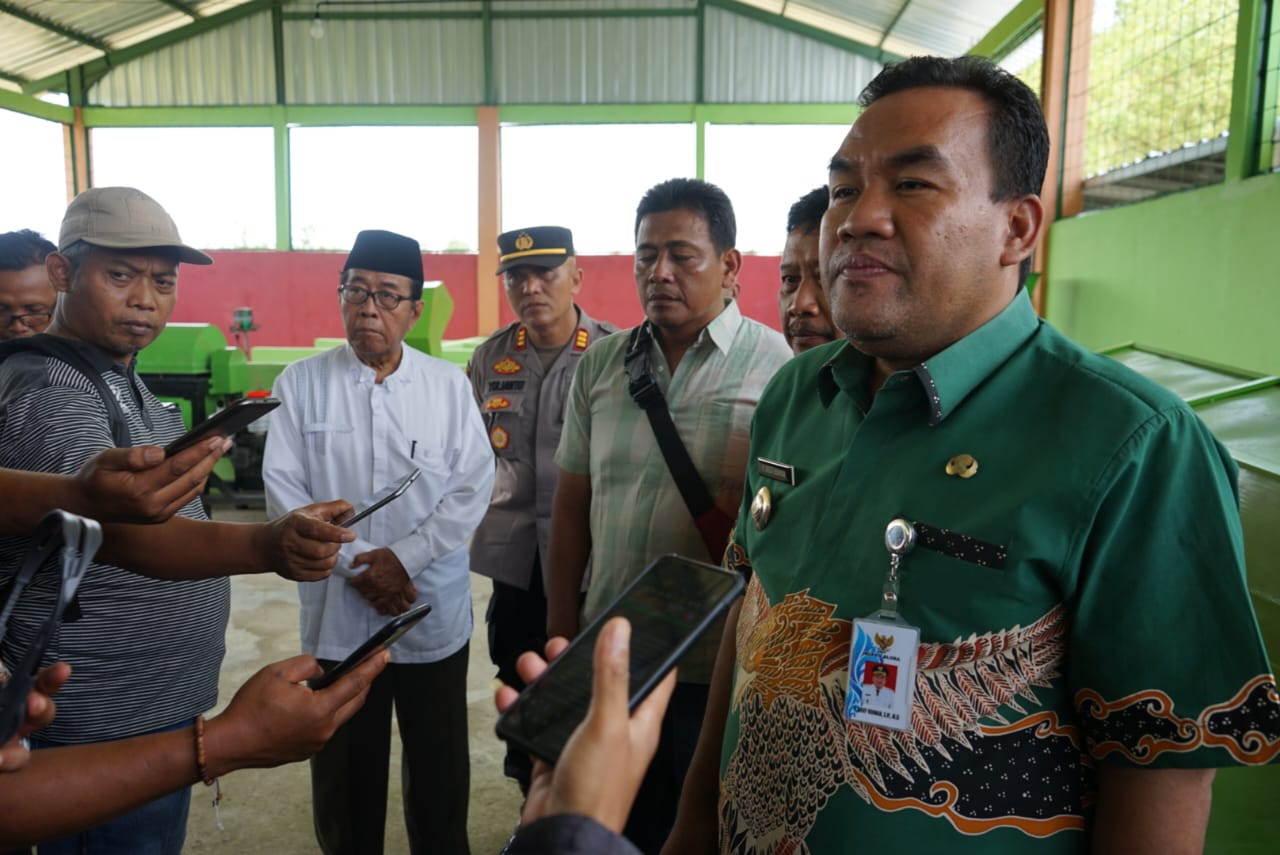 Bupati Kabupaten Blora, Arief Rohman seteloah meresmikan Bank Sampah di Desa Tambahrejo, Kecamatan Blora Kota, kabupaten Blora, Selasa (21/2/2023)/ foto : Lilik Yuliantoro