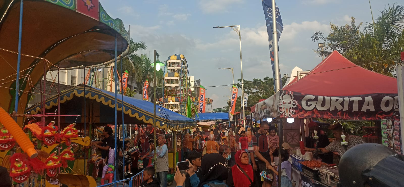 Suasana Pasar Dugderan di Kota Semarang / Foto : Alan Henry