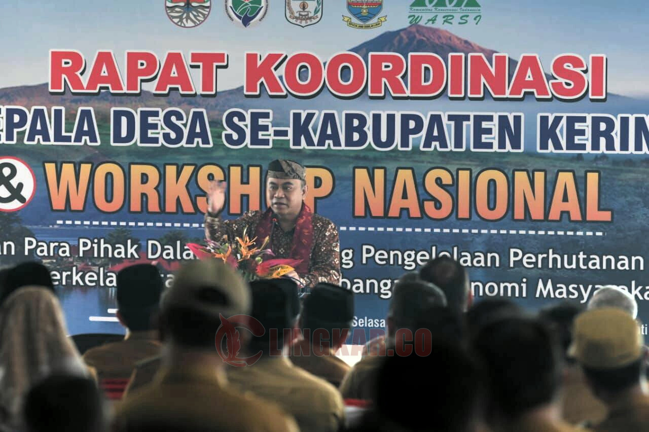 Rapat Koordinasi Kepala Desa se-Kabupaten Kerinci dan Workshop Nasional bertema Peran Pemerintah dan Pemerintah Daerah Serta Para Pihak dalam Mendukung Perhutanan Sosial yang Berkelanjutan dan Pemberdayaan Masyarakat dalam Mewujudkan Pertumbuhan Perekonomian Nasional di Kabupaten Kerinci, Selasa (14/3/2023). Foto: dokumentasi