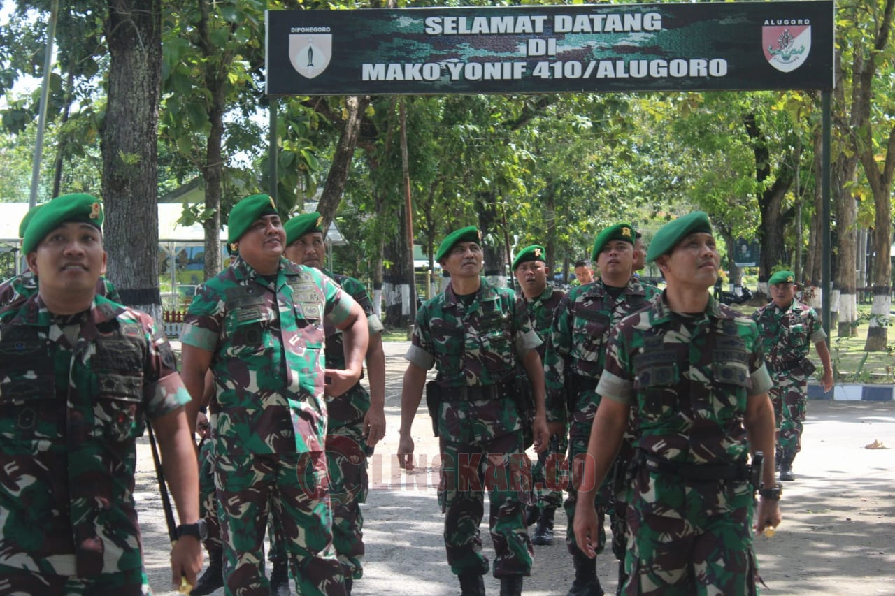 Danrem 073 Makutarama Kolonel Inf Purnomosidi mengunjungi Mako Yonif 410 Alugoro Blora, Jateng. (Foto/istimewa)