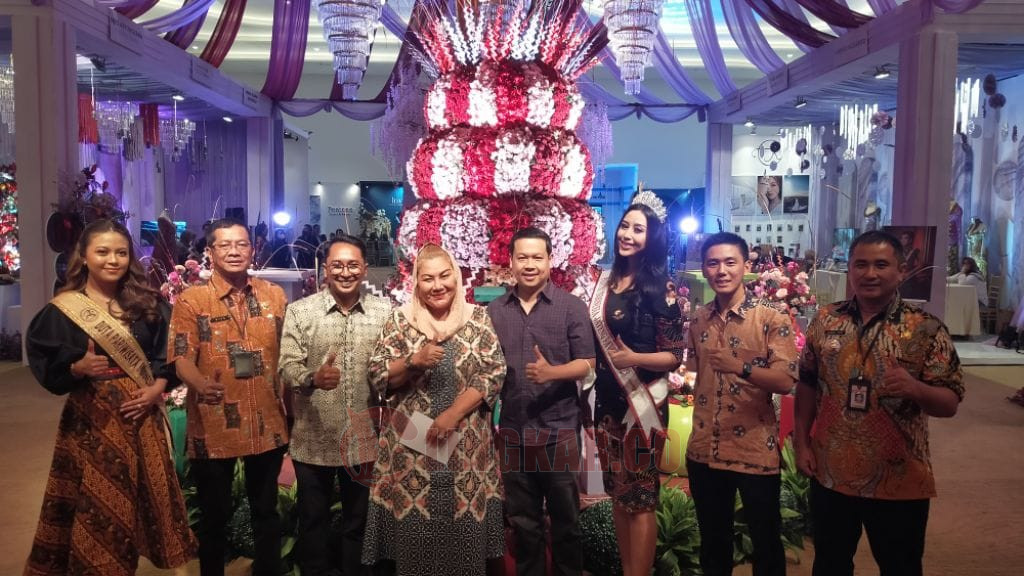Wali Kota Semarang Hevearita G Rahayu resmi membuka acara Ramadhan Wedding Bazar 2023 di MAC Ballroom Semarang, Jalan Majapahit No 168, Gayamsari, Semarang, Kamis 6 April 2023. (Lingkar.co/dok)