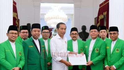 Petimggi PPP saat bertemu dengan Presiden Joko Widodo Selasa (4/5/2023) Jokowi berpesan agar PPP segera bahas Cawapres bersama PDIP. Foto: Instagram