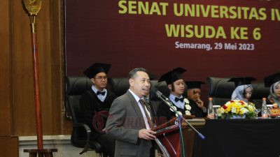 Ketua Yayasan Pembina Ikip Veteran, Ahmad Suudi, saat memberikan sambutan pada Wisuda ke-6 Univet di Hotel Patra Jasa Kota Semarang, Senin (29/5/2023). Nurseha/Lingkar.co