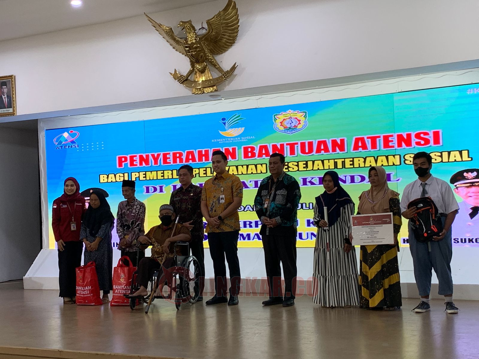 716 PPKS TERIMA BANTUAN ATENSI/Foto: Wahyudi