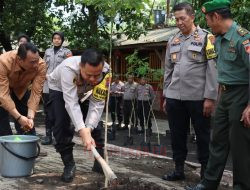 Dukung Polri Tanam 10 Juta Pohon, Polrestabes Semarang Tanam 1.350 Bibit Pohon