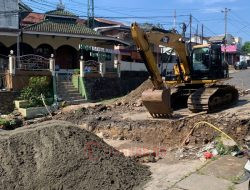 Perbaiki Gorong gorong, Dishub Kendal Tutup Akses Jalan Semarang-Boja Selama 14 Hari