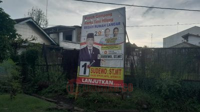 Baliho caleg DPR RI Dapil Jateng 3 yang tertulis janji kampanye akan hapus Kartu Tani. Miftahus Salam/Lingkar.co