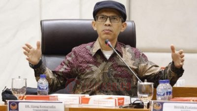 Pengamat sekaligus Direktur Eksekutif Indonesia Political Review (IPR) Ujang Komarudin. Foto: Instagram/@ujangkomarudin.