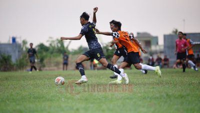 Pertandingan antara Persigala vs Persilo di Lapangan Desa Loram Kulon, Kecamatan Jati, Minggu (2/6/2024). Foto: Istimewa.