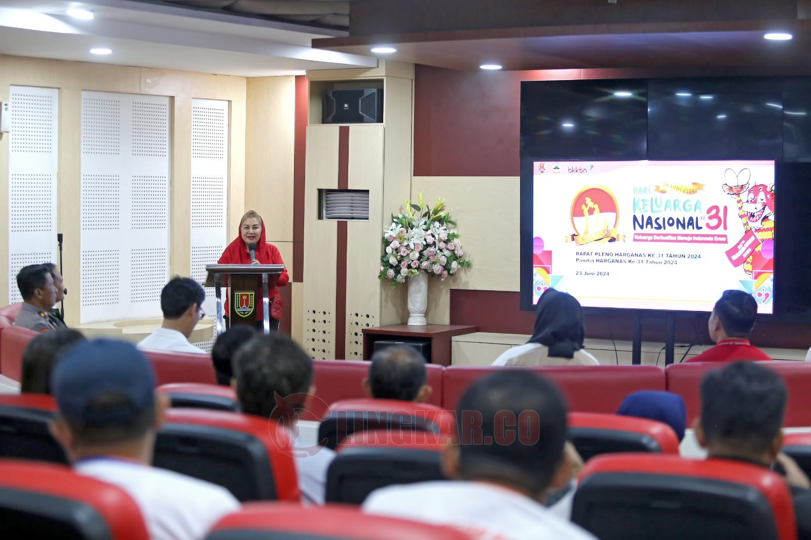 Wali Kota Semarang, Hevearita Gunaryanti Rahayu saat memimpin rapat koordinasi persiapan Harganas di Balai Kota Semarang, Minggu (23/6).