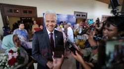 Ketua umum Kagama, Ganjar Pranowo seusai acara wisuda Program Pascasarjana UGM di gedung Graha Saba UGM, Rabu (24/7/2024). Foto: dokumentasi