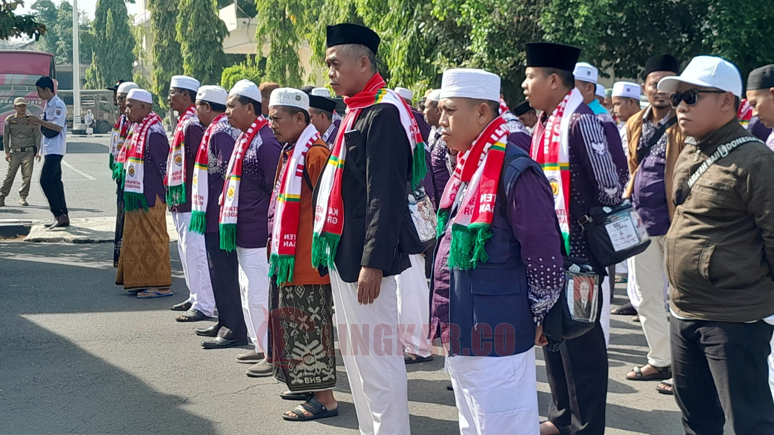Penyambutan jamaah haji di halaman Pendopo Kabupaten Grobogan, Rabu (10/7/2024). Foto: Dokumentasi.