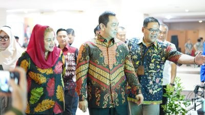 Wali Kota Semarang Hevearita Gunaryanti Rahayu bersama Kepala LKPP Hendrar Prihadi saat Seminar Sinergitas Tata Kelola Sebagai Early Warning System Pengadaan Barang dan Jasa di Kota Semarang, Selasa (2/7). Kharenrisma/Lingkar.co