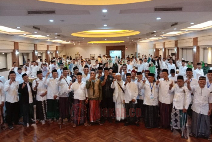JKSN melakukan deklarasi mendukung pasangan calon Agustina-Iswar di Metro Park View Hotel pada Sabtu (2/11/2024).