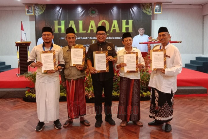 JKSN melakukan deklarasi mendukung pasangan calon Agustina-Iswar di Metro Park View Hotel pada Sabtu (2/11/2024).