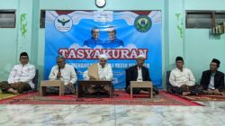 Pengasuh Ponpes Al Qur'an Dzauqal Furqon, KH Ichsan Turmudi AH saat menyampaikan sambutan dalam tasyakuran kemenangan Taj Yasin Maimoen. Foto: istimewa