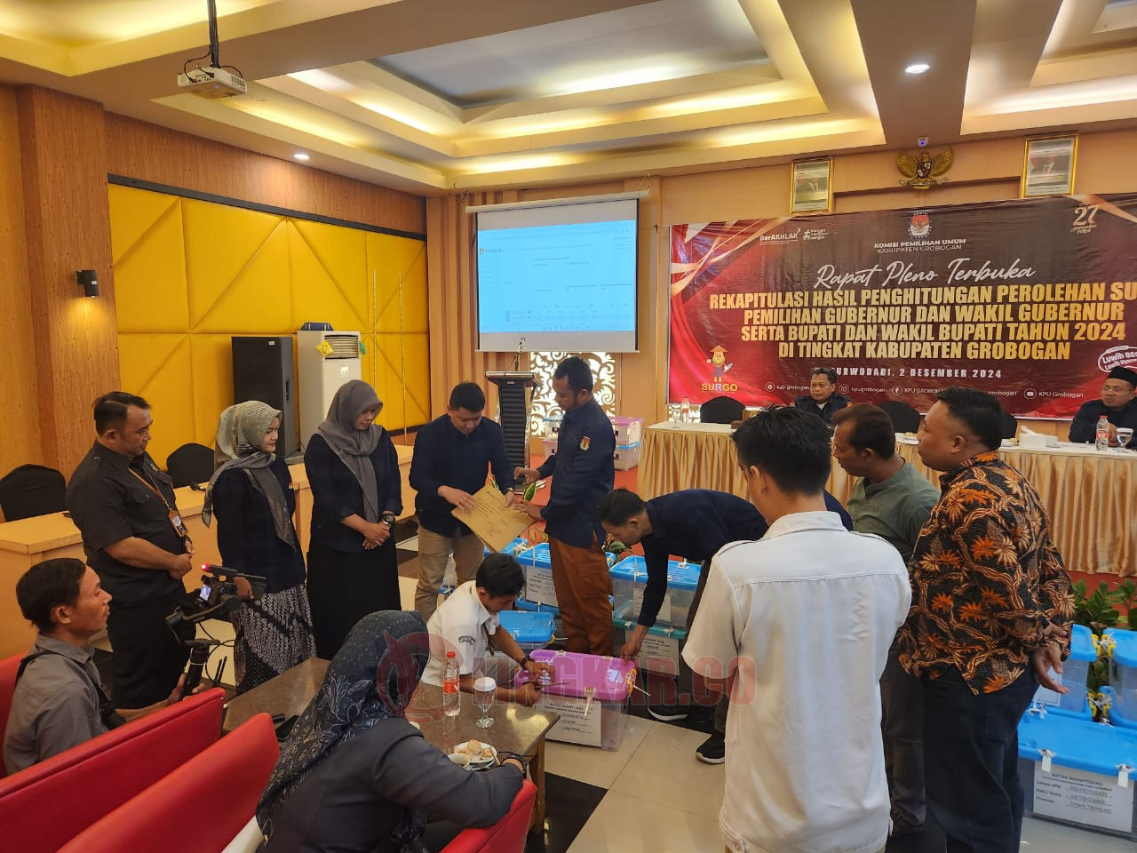 hasil rekapitulasi suara tingkat kabupaten yang dilakukan Komisi Pemilihan Umum (KPU) Grobogan di Hotel 21 Purwodadi, Senin (2/12/2024).