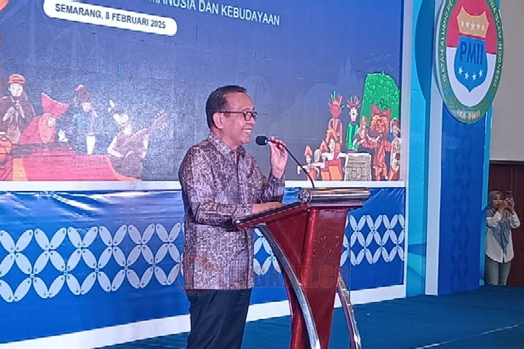 Menko PMK Pratikno saat membuka Pra Munas VII IKA PMII di Hotel Patra Jasa Semarang, Sabtu (8/2/2025). Foto: dokumentasi