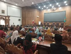 Diduga Ada Data Siluman di Dapodik, Puluhan Guru Honorer Wadul ke DPRD Pati