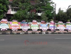 Pisah Sambut Kepala Daerah, Ratusan Karangan Bunga Penuhi Kantor Bupati Kendal
