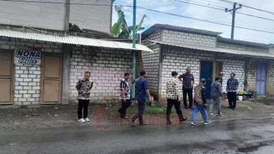 DPRD Pati saat sidak sejumlah bangunan yang dijadikan sebagai tempat karaoke di Desa Margomulyo, Kecamatan Tayu, belum lama ini. Foto: Istimewa.