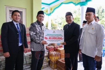 Wakil Gubernur Jawa Tengah, Taj Yasin meninjau lokasi bencana yang terjadi di Pondok Pesantren Modern Darussalam Gontor Kampus 5 Darul Qiyam, Kabupaten Magelang. (dok Pemprov Jateng)