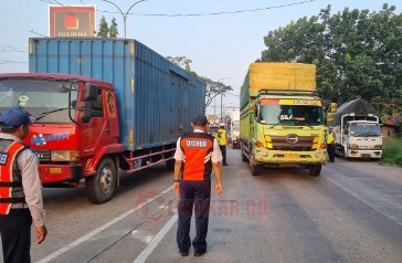 Sosialisasi pembatasan operasional angkutan barang di sepanjang ruas jalan Pantura Kendal. (dok Istimewa)