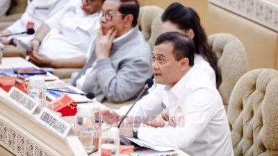 Gubernur Jawa Tengah, Ahmad Luthfi saat menghadiri Rapat Dengar Pendapat (RDP) bersama Komisi II DPR RI. (dok Pemprov Jateng)