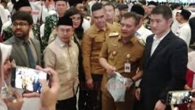 Ketua PWNU Jateng, KH Abdul Ghafar Razin bersama ketua LP Ma'arif NU Jateng, perwakilan BRCC dalam Job Fair dan seremonial penandatanganan MoU di MAJT, Senin (14/4/2025) siang. Foto: istimewa