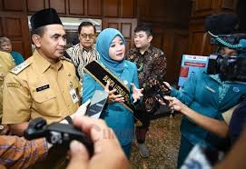 Wakil Gubernur Jawa Tengah, Taj Yasin Maimoen saat menghadiri pengukuhan sang istri, Nawal Arafah Yasin sebagai Bunda Literasi Foto: dokumentasi/istimewa