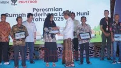 Peresmian secara simbolik Rumah Sederhana Layak Huni (RSLH) tahun 2025 tahap 1 di Pendopo Kabupatwn Kudus, Kamis (24/4/2025). Foto: Istimewa.
