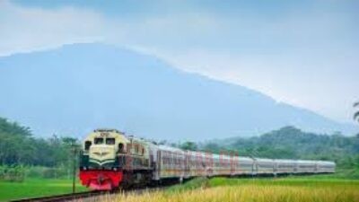 ILUSTRASI: Kereta Api Jalur Jawa Barat. (Foto: Istimewa)