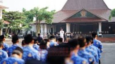 Upacara peringatan Hari Otonomi Daerah ke-29 di halaman Sekretariat Daerah Kabupaten Pati, Jumat (25/4/2025). Foto: Istimewa/Humas