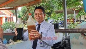 Rohmat, Warga Nongkosawit, Kecamatan Gunungpati, Kota Semarang pencipta alat pengolahan sampah. (dok Istimewa)