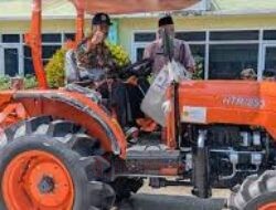 Pemkab Rembang Salurkan Ratusan Alsintan ke Petani