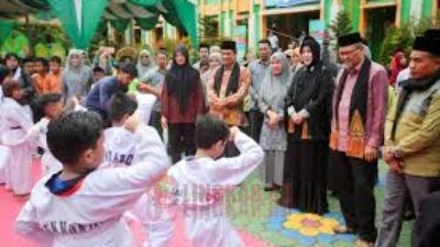 KEGIATAN: Wali Kota Illiza Resmikan MAXIMA VI MIN 1 Banda Aceh, Dorong Kreativitas Siswa Madrasah. (Foto: Istimewa)