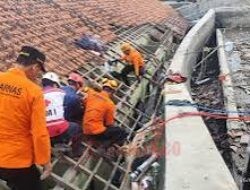 Tembok Pondok Pesantren Modern Darussalam Gontor Ambrol, Empat Santri Meninggal
