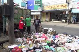 TPS pinggir jalan Pantura Kaliwungu Kendal. Foto: istimewa