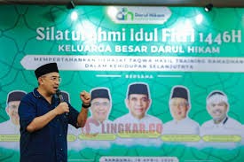 TEGAS: Wali Kota Bandung, Jawa Barat, Muhammad Farhan pada acara Silaturahmi Idulfitri 1446 Hijriah Keluarga Besar Darul Hikam, Jumat, (18/4/2025). (Foto: Istimewa)