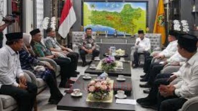 Ketua Baznas Jawa Tengah, KH. Ahmad Darodji saat melaporkan kegiatan penghimpunan dan penyaluran dana zakat. Foto: dokumentasi/istimewa