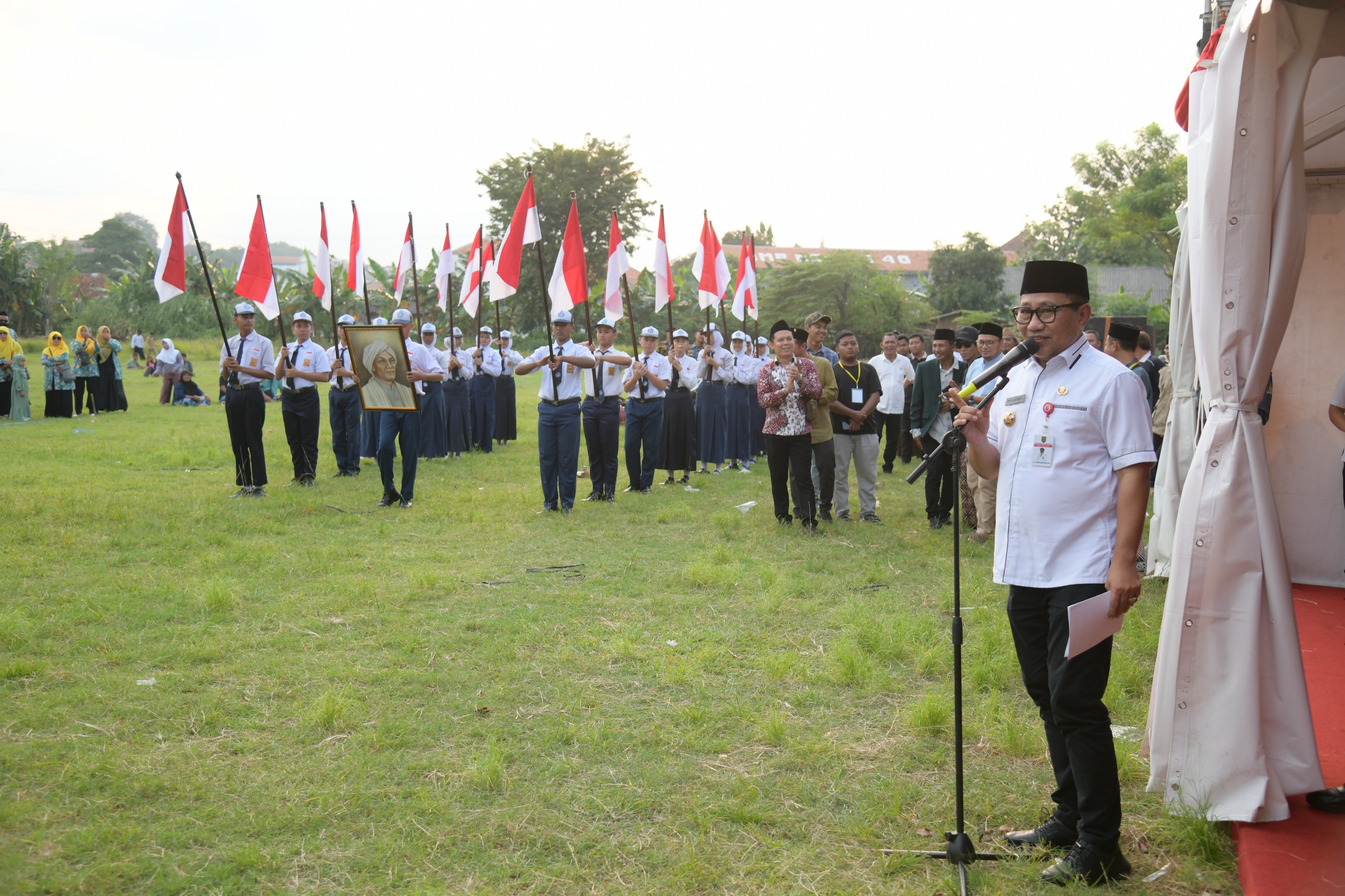 Kegiatan Kirab Haul KH Sholeh Darat ke-125 di Lapangan Garnisun Kalisari. (dok Alan Henry)