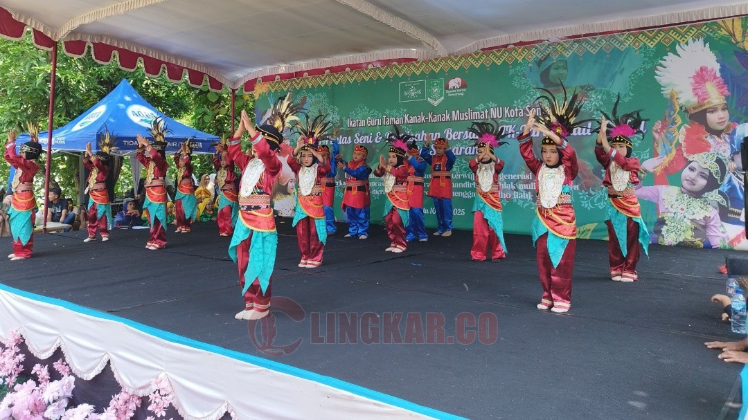 Penampilan siswa TK Tarbiyatul Athfal dalam Gebyar Pentas Seni dan Perpisahan di Taman Satwa Semarang atau Semarang Zoo pada Sabtu (10/5/2025). Foto: istimewa
