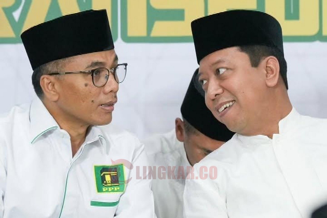 Ketua Majelis Pertimbangan DPP PPP, Muhammad Romahurmuziy dan Sekjen DPP PPP Arwani Thomafi saat peringatan Harlah PPP. Foto: Instagram @romahurmuziy