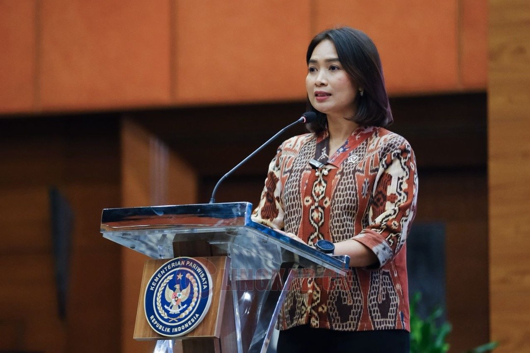 Wakil Menteri Pariwisata Ni Luh Puspa saat menyampaikan sambutannya dalam Diskusi Ngoprek Forum Wartawan Pariwisata dan Ekonomi Kreatif di Balairung Soesilo Soedarman, Gedung Sapta Pesona, Jakarta Pusat. Foto: dokumentasi