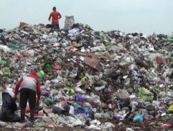 Memprihatinkan, Gunungan Sampah di TPA Darupono Kendal Overload