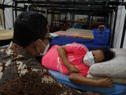 Maimunah, Pekerja Migran Perawat Lansia di Malaysia Menangis Ingin Pulang ke Indonesia