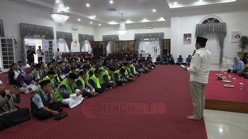 Bupati Dony Lepas Calon Jemaah Haji Asal Sumedang Gelombang Pertama