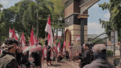 Demo Polresta Pati, Warga Desak Polisi Segera Tutup Tambang Ilegal