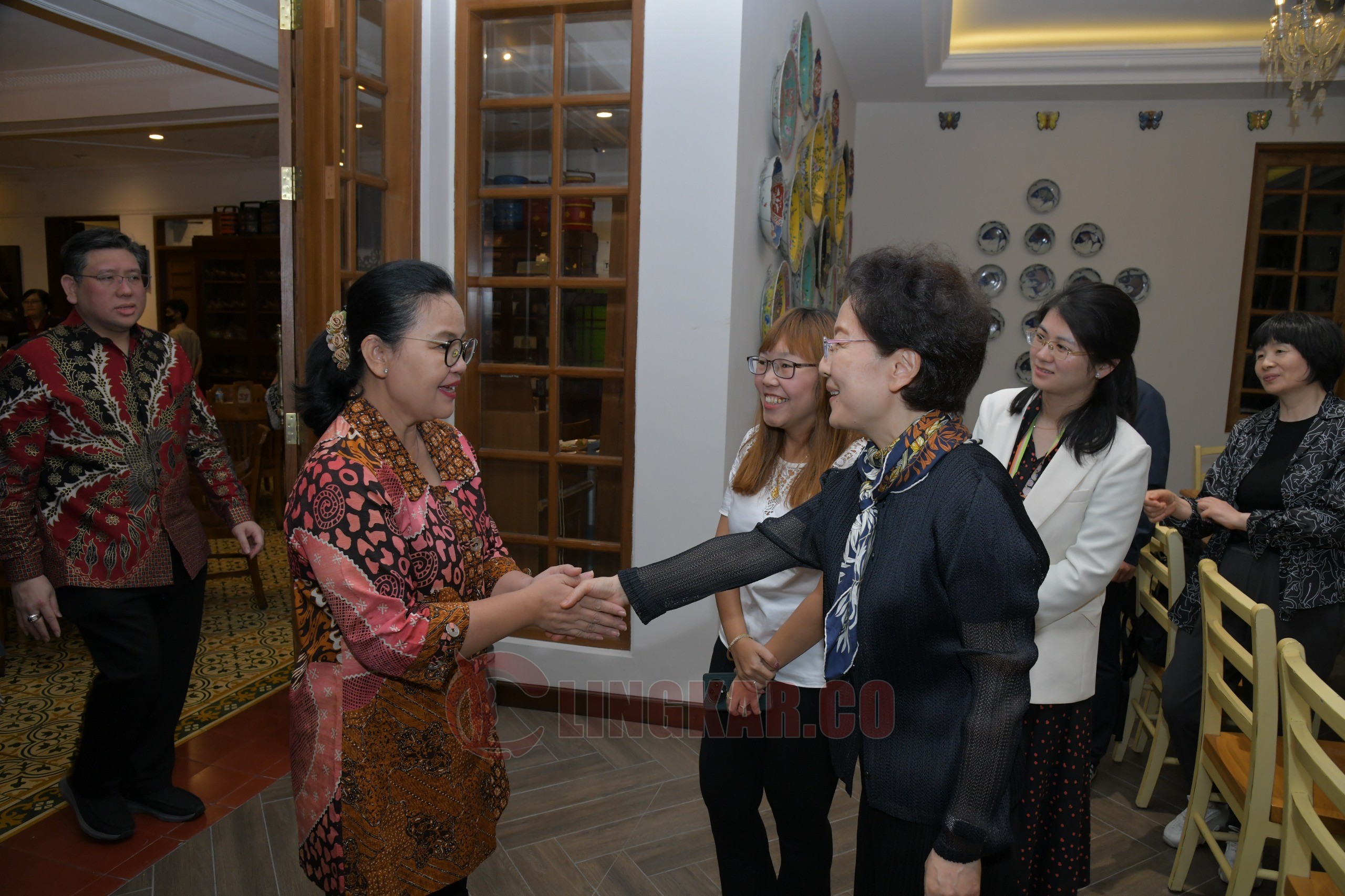 Wali Kota Semarang, Agustina Wilujeng Pramestuti menyambut kunjungan delegasi Pemerintah Kota Nanjing, Republik Rakyat Tiongkok. (dok Pemkot Semarang)